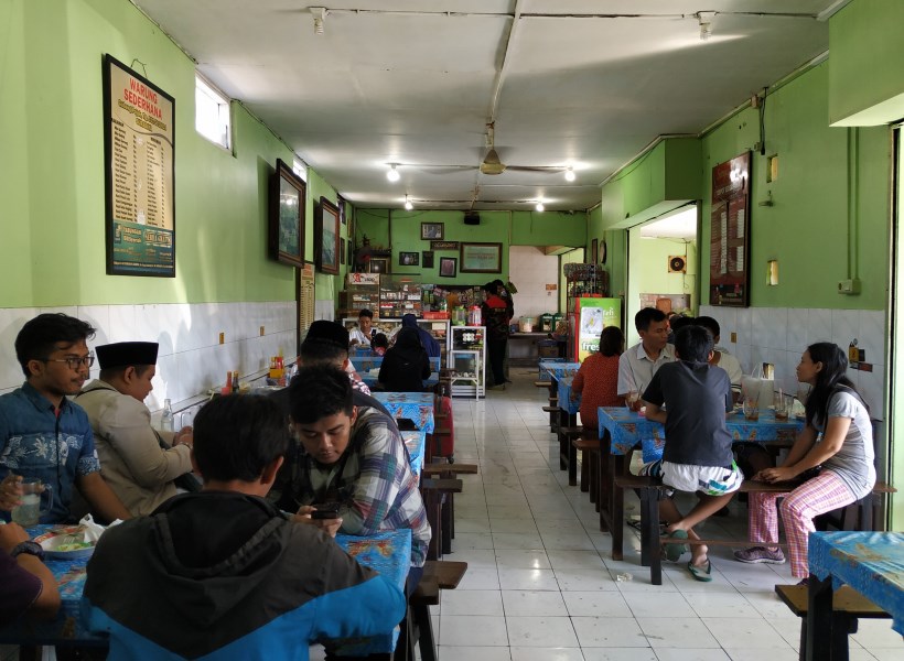 warung sederhana pojok