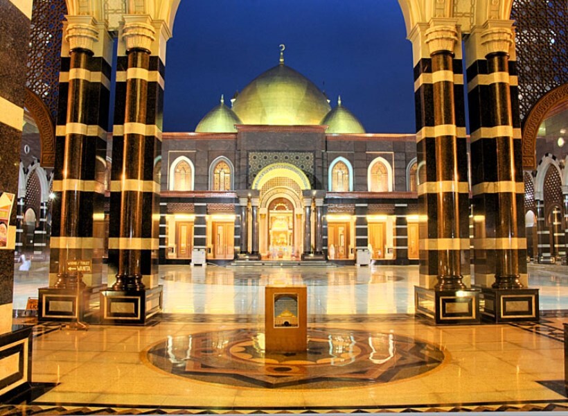 masjid kubah emas depok