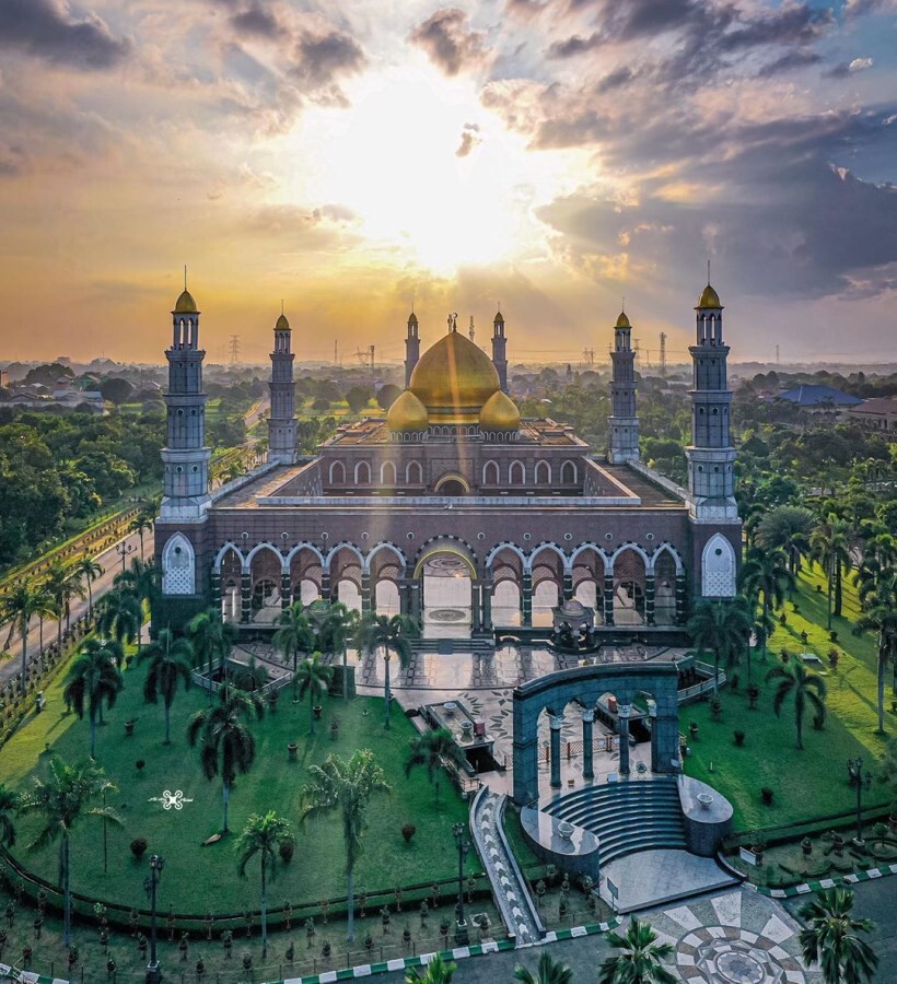 masjid kubah emas depok